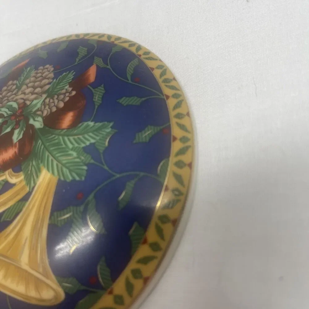 Mikasa Trinket Jewelry Box Candy Dish Holiday Christmas Vintage Round Decorative